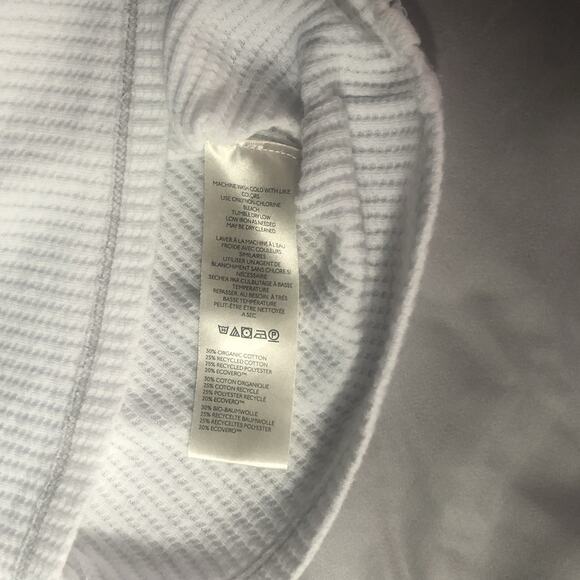 We The Free Crop Top Long Sleeve White Womens Size M Waffle Knit Basic Vneck Tee - Picture 3 of 9